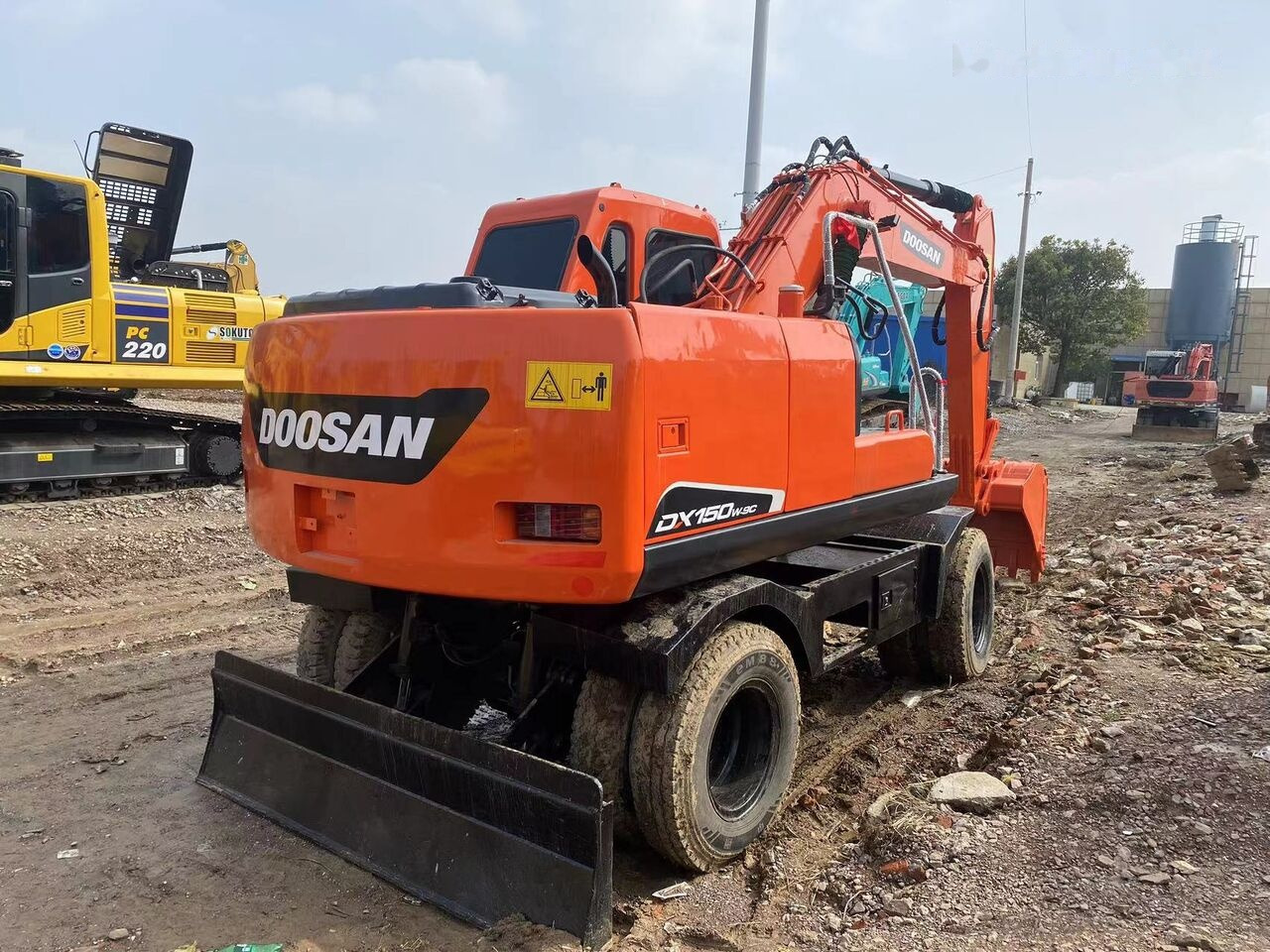 Doosan DX150W - Τροχοφόρος εκσκαφέας: φωτογραφία 2 Doosan DX150W - Τροχοφόρος εκσκαφέας: φωτογραφία 2