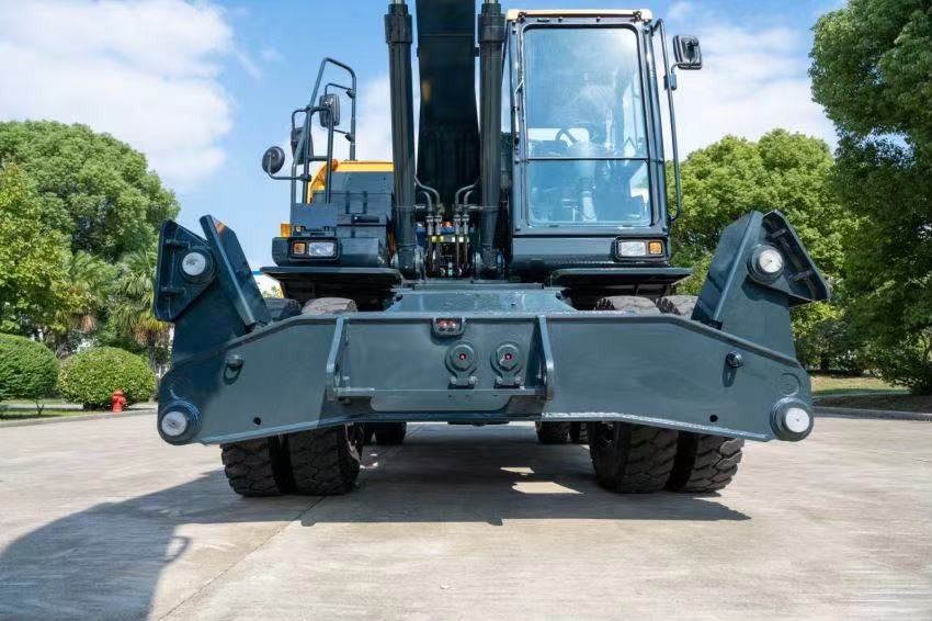 HYUNDAI HW210 - Τροχοφόρος εκσκαφέας: φωτογραφία 4 HYUNDAI HW210 - Τροχοφόρος εκσκαφέας: φωτογραφία 4