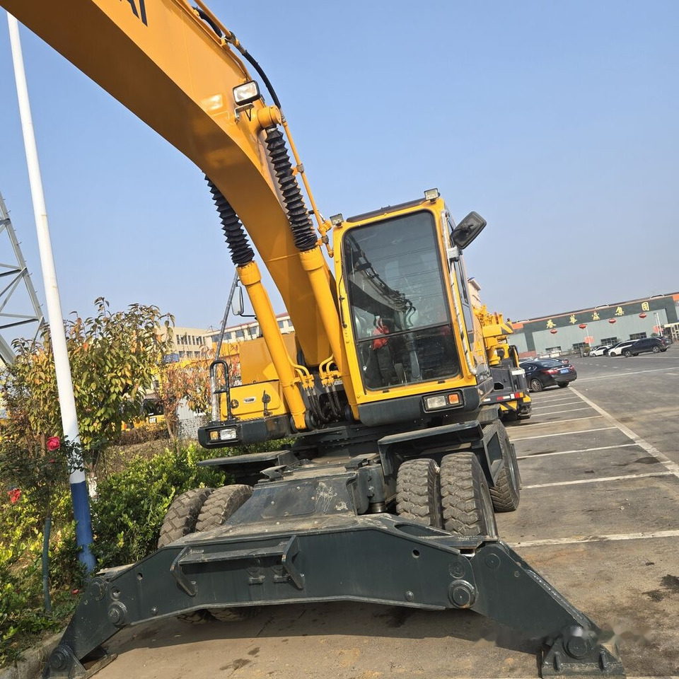 Hyundai R210W-9 - Τροχοφόρος εκσκαφέας: φωτογραφία 4 Hyundai R210W-9 - Τροχοφόρος εκσκαφέας: φωτογραφία 4
