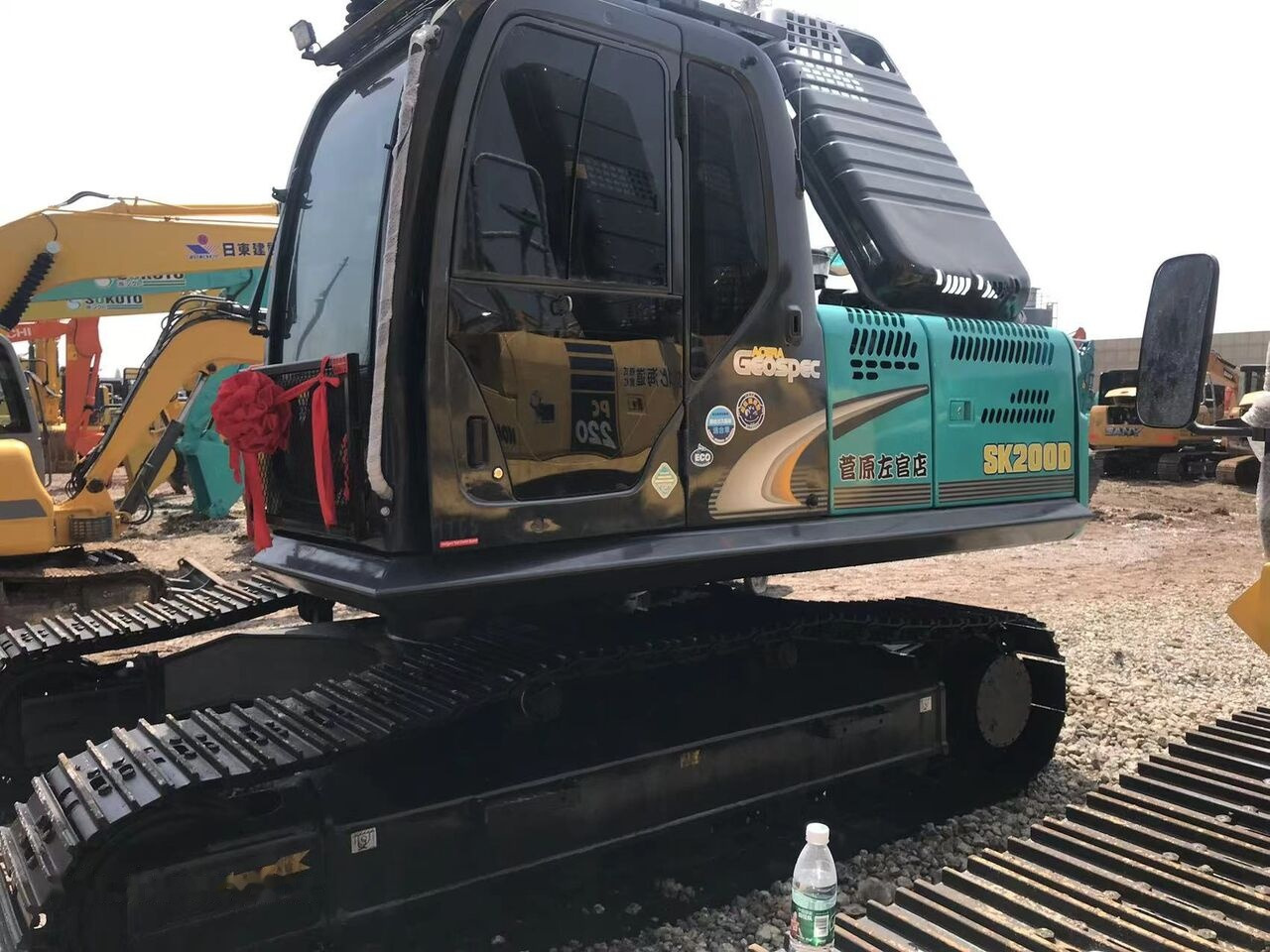 Kobelco SK200 - Ερπυστριοφόρος εκσκαφέας: φωτογραφία 3 Kobelco SK200 - Ερπυστριοφόρος εκσκαφέας: φωτογραφία 3