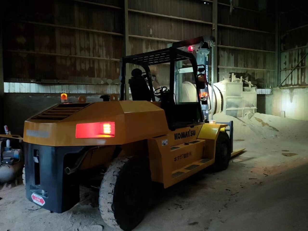 Komatsu FD150 - Πετρελαιοκίνητο περονοφόρο: φωτογραφία 4 Komatsu FD150 - Πετρελαιοκίνητο περονοφόρο: φωτογραφία 4