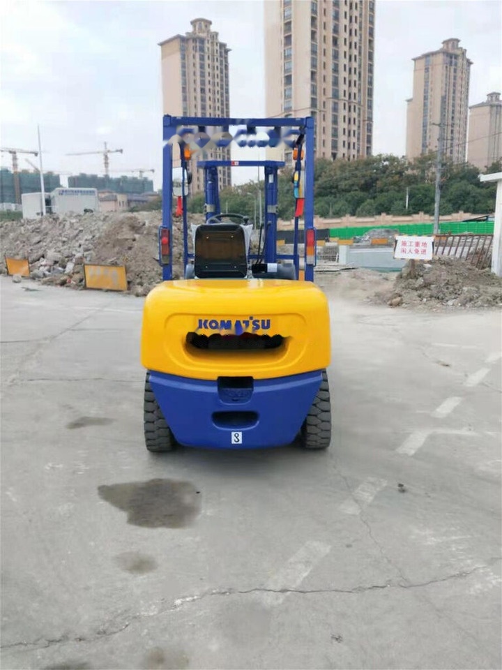Komatsu FD30 - Πετρελαιοκίνητο περονοφόρο: φωτογραφία 2 Komatsu FD30 - Πετρελαιοκίνητο περονοφόρο: φωτογραφία 2