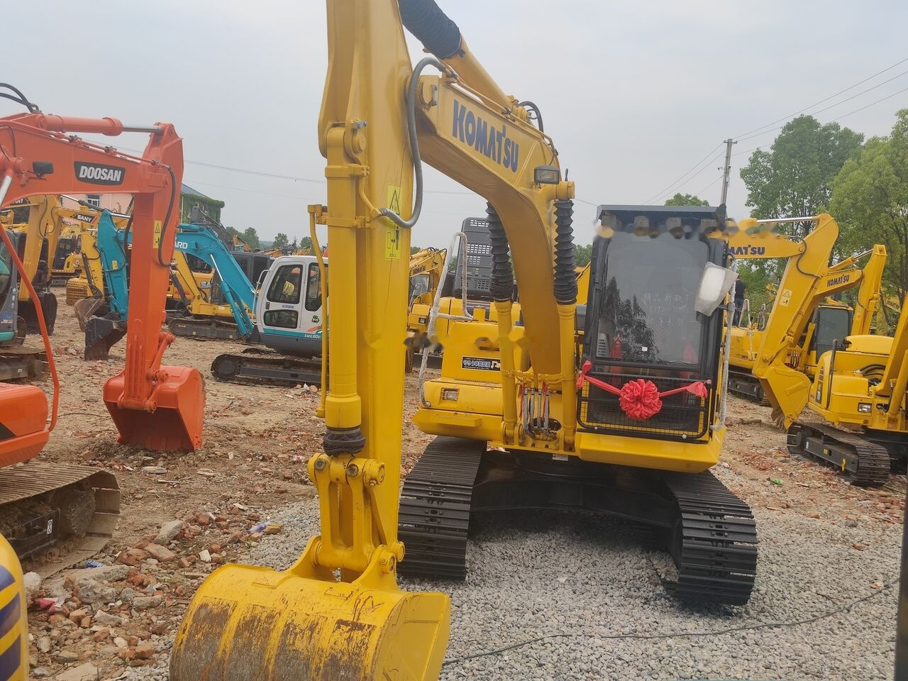 Komatsu PC130 - Ερπυστριοφόρος εκσκαφέας: φωτογραφία 4 Komatsu PC130 - Ερπυστριοφόρος εκσκαφέας: φωτογραφία 4