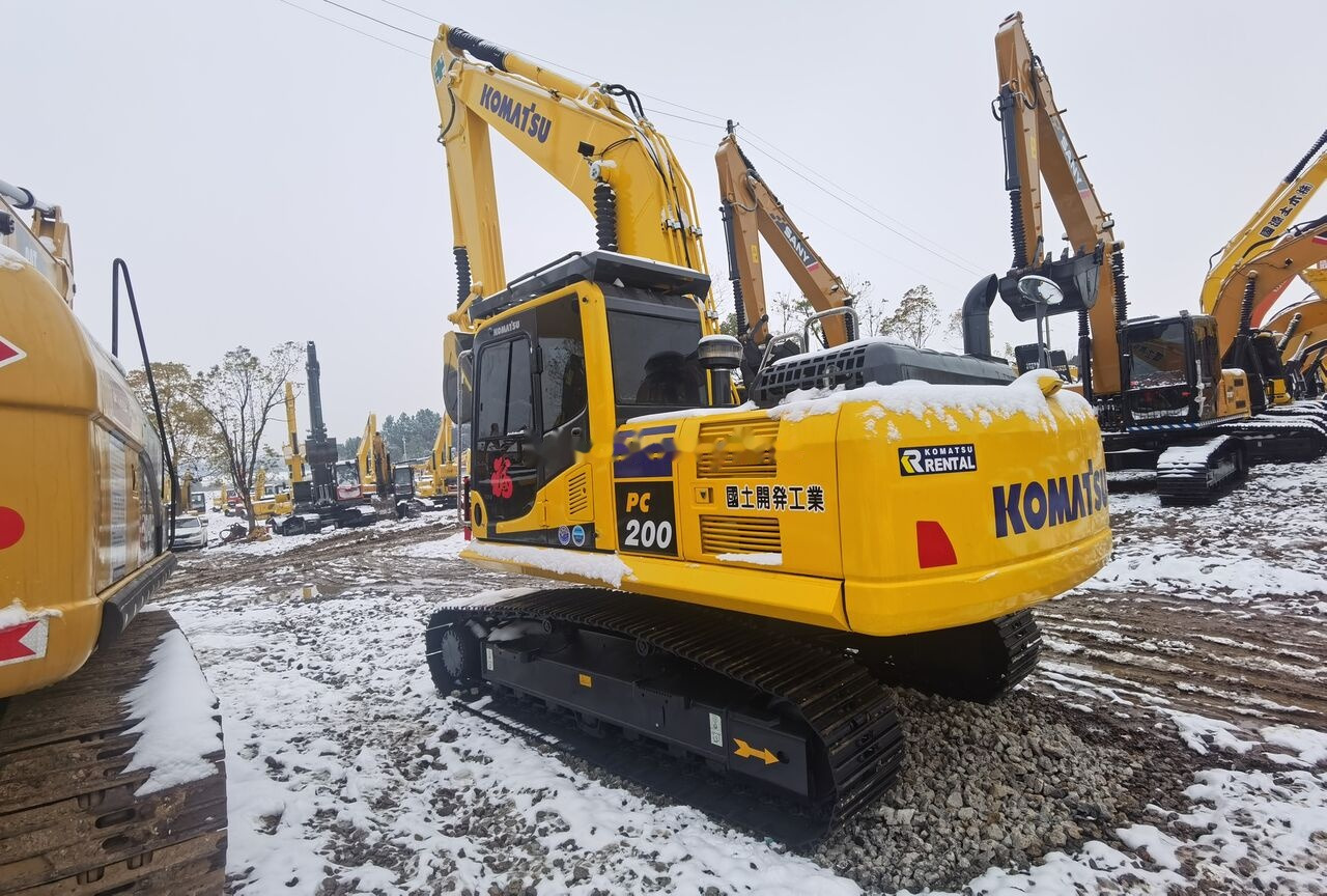 Komatsu PC200-8 - Ερπυστριοφόρος εκσκαφέας: φωτογραφία 1 Komatsu PC200-8 - Ερπυστριοφόρος εκσκαφέας: φωτογραφία 1