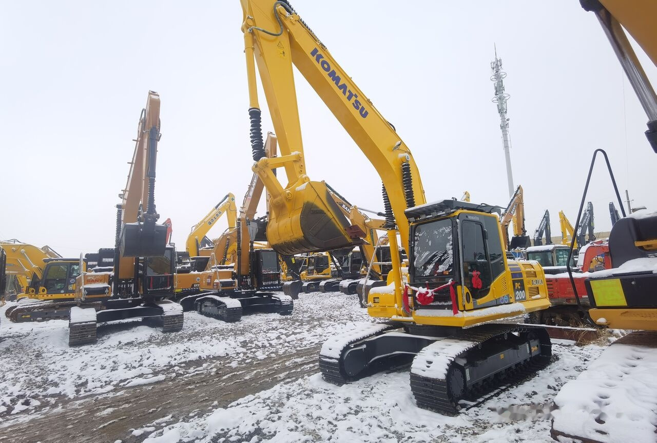 Komatsu PC200-8 - Ερπυστριοφόρος εκσκαφέας: φωτογραφία 5 Komatsu PC200-8 - Ερπυστριοφόρος εκσκαφέας: φωτογραφία 5