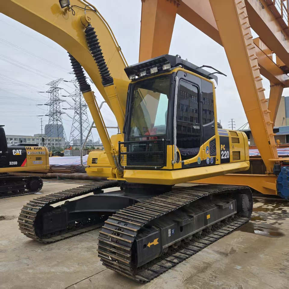 Komatsu PC220-8 - Ερπυστριοφόρος εκσκαφέας: φωτογραφία 4 Komatsu PC220-8 - Ερπυστριοφόρος εκσκαφέας: φωτογραφία 4