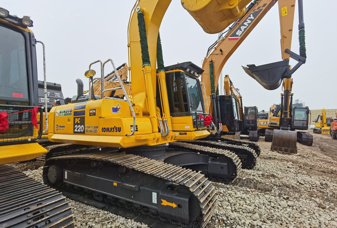 Komatsu PC220-8 - Ερπυστριοφόρος εκσκαφέας: φωτογραφία 1 Komatsu PC220-8 - Ερπυστριοφόρος εκσκαφέας: φωτογραφία 1