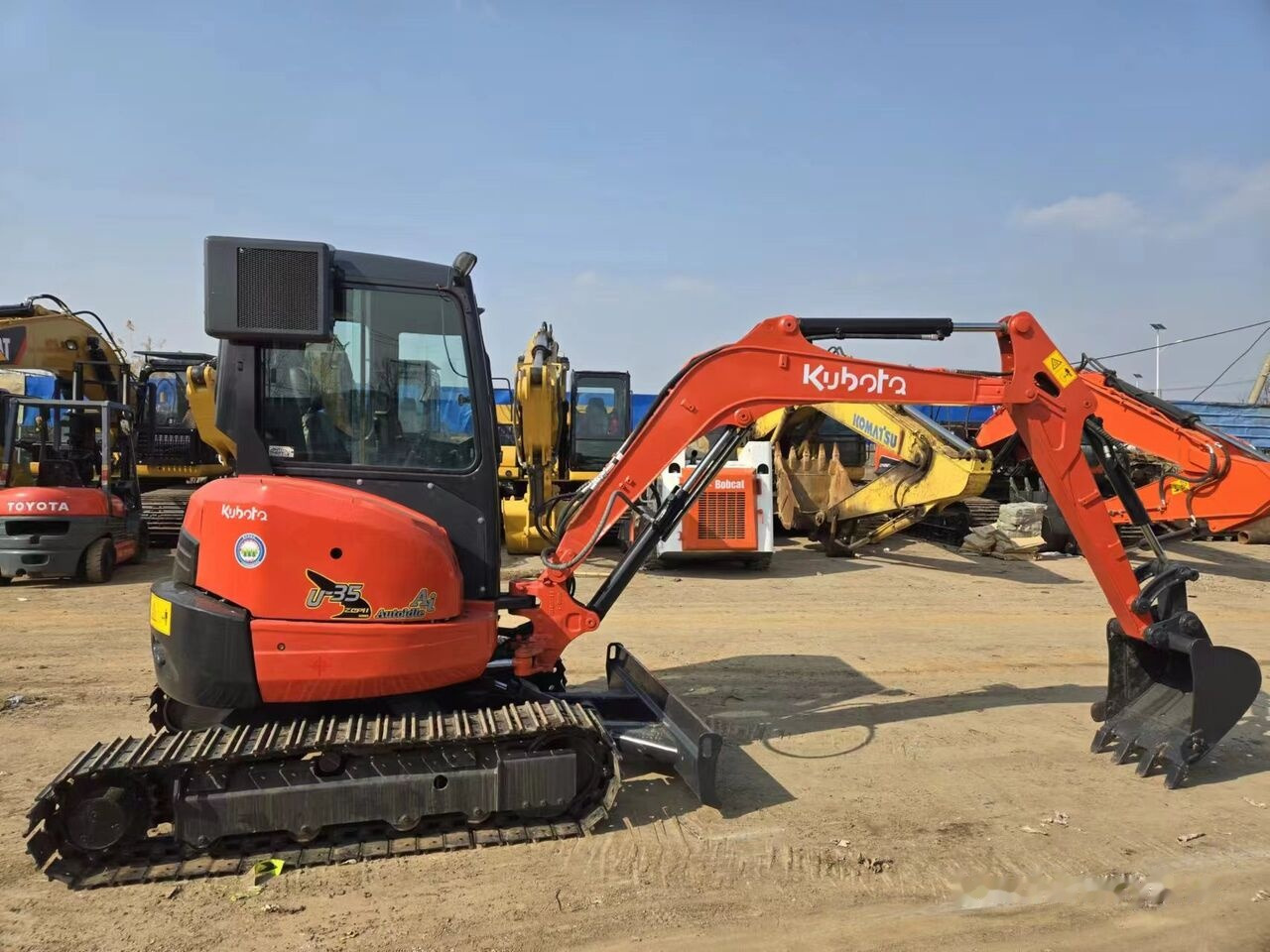 Kubota U35 - Μίνι εκσκαφέας: φωτογραφία 1 Kubota U35 - Μίνι εκσκαφέας: φωτογραφία 1