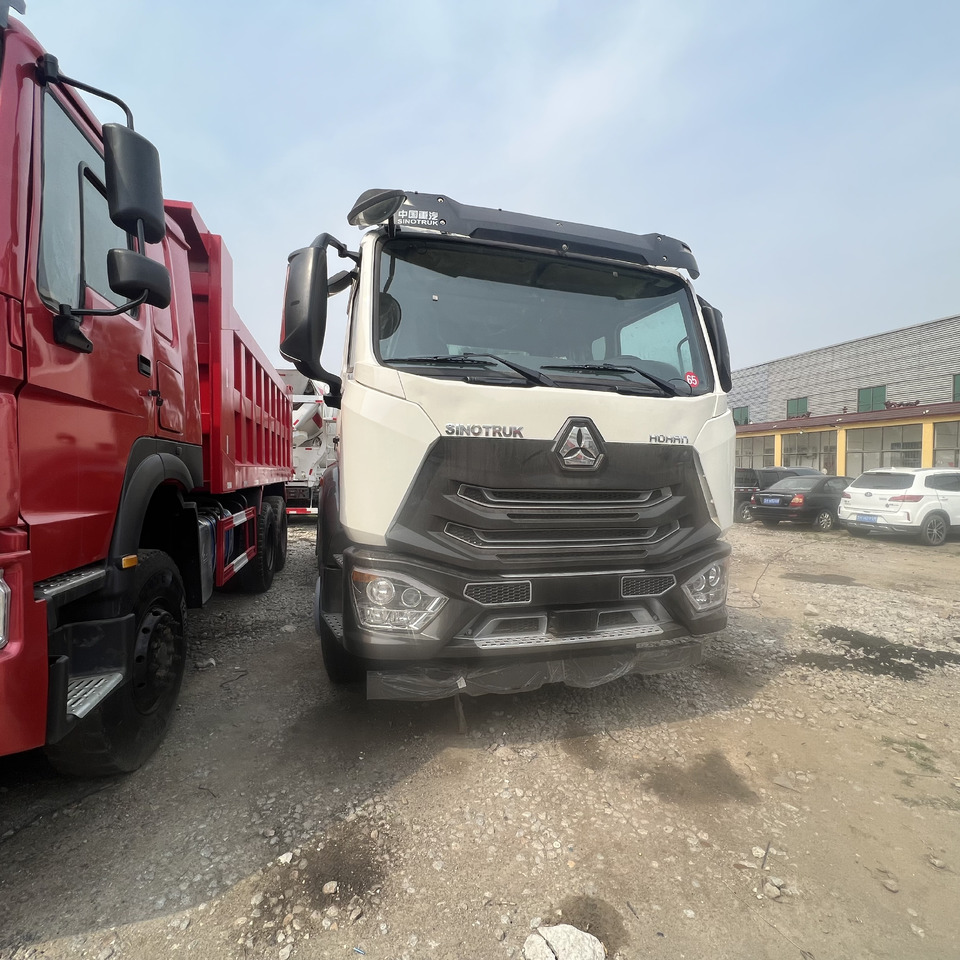 SINOTRUK HOHAN tralier head - Τράκτορας: φωτογραφία 3 SINOTRUK HOHAN tralier head - Τράκτορας: φωτογραφία 3