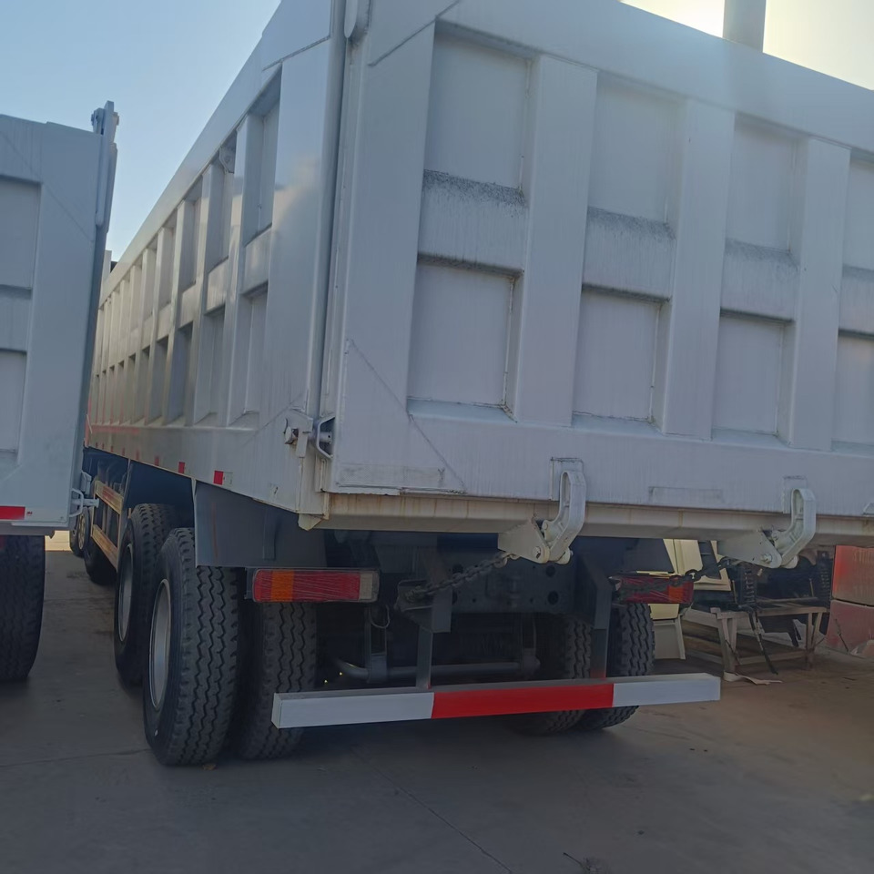 SINOTRUK HOWO 8x4 - Φορτηγό ανατρεπόμενο: φωτογραφία 5 SINOTRUK HOWO 8x4 - Φορτηγό ανατρεπόμενο: φωτογραφία 5