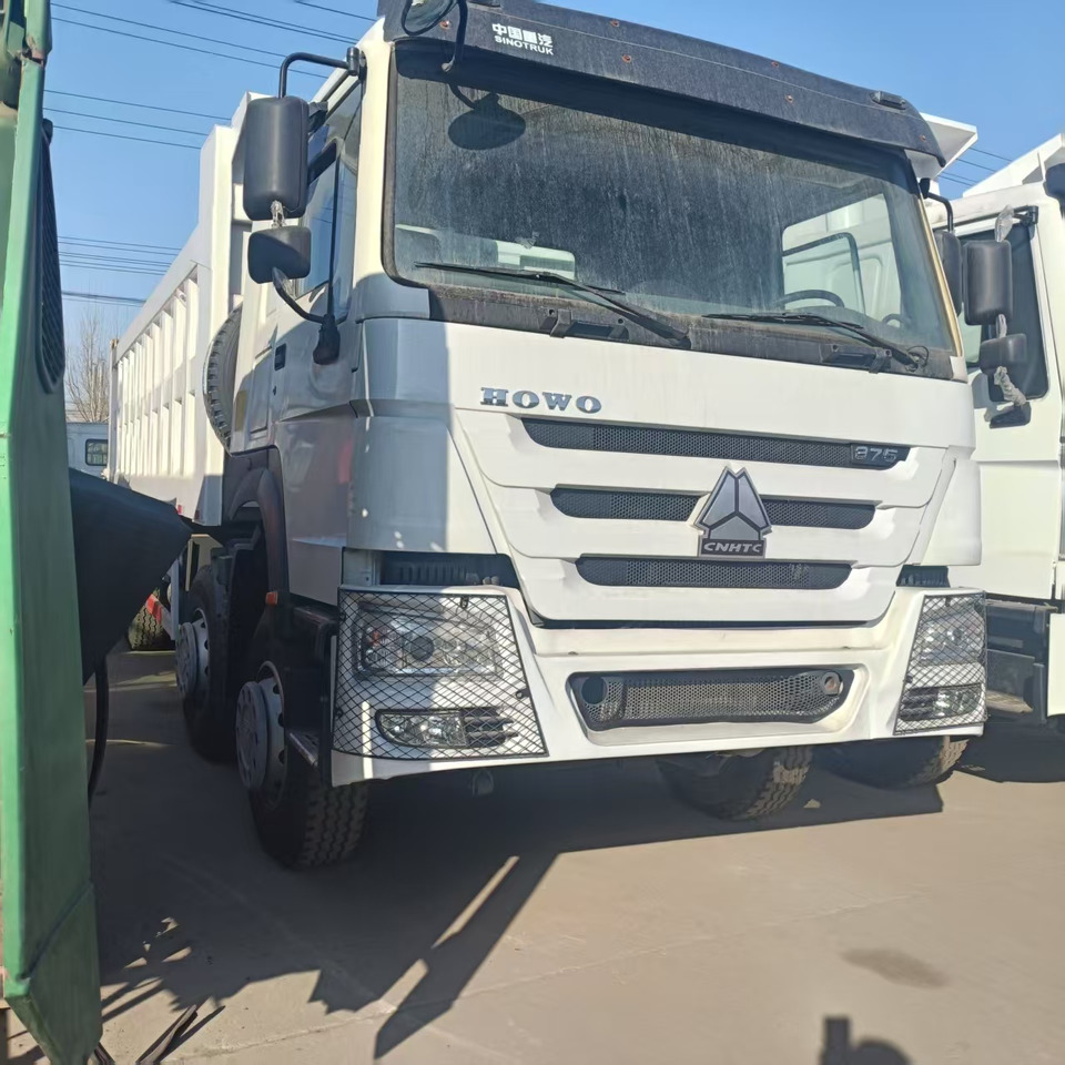 SINOTRUK HOWO 8x4 - Φορτηγό ανατρεπόμενο: φωτογραφία 1 SINOTRUK HOWO 8x4 - Φορτηγό ανατρεπόμενο: φωτογραφία 1