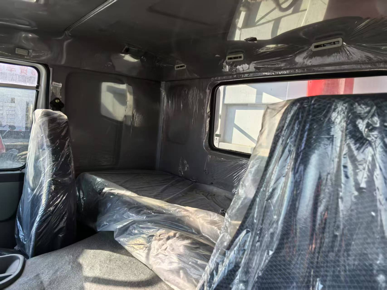 Φορτηγό ανατρεπόμενο SINOTRUK HOWO 8x4: φωτογραφία 6