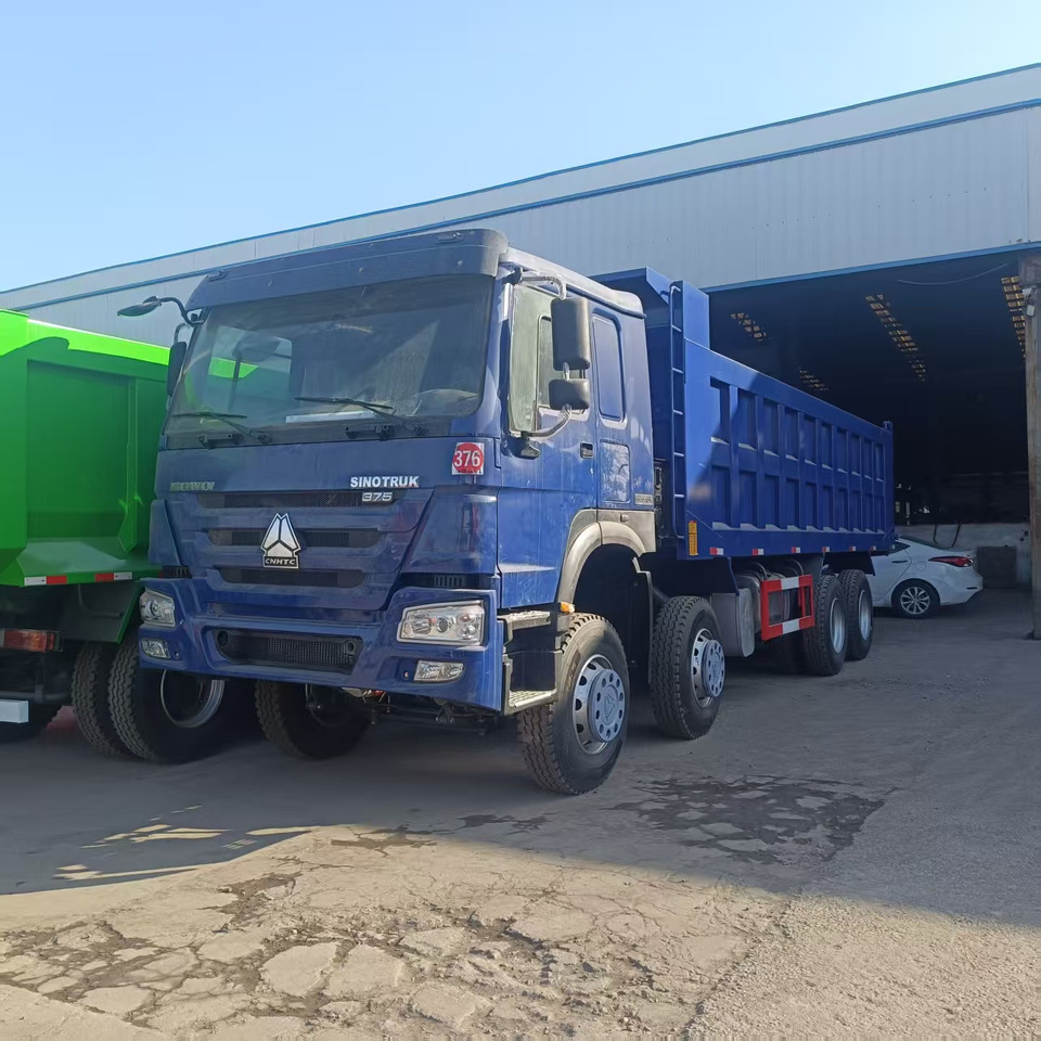 SINOTRUK HOWO 8x4 - Φορτηγό ανατρεπόμενο: φωτογραφία 5 SINOTRUK HOWO 8x4 - Φορτηγό ανατρεπόμενο: φωτογραφία 5