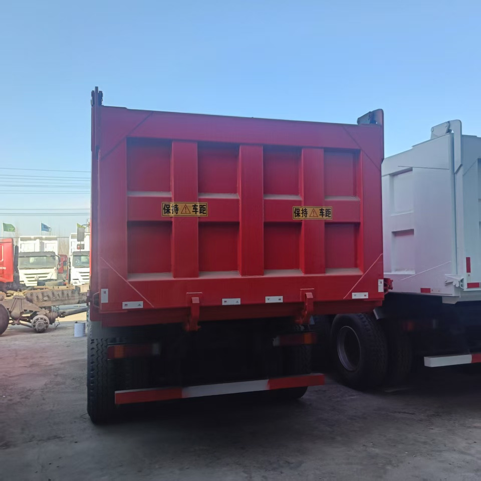 SINOTRUK HOWO 8x4 - Φορτηγό ανατρεπόμενο: φωτογραφία 3 SINOTRUK HOWO 8x4 - Φορτηγό ανατρεπόμενο: φωτογραφία 3