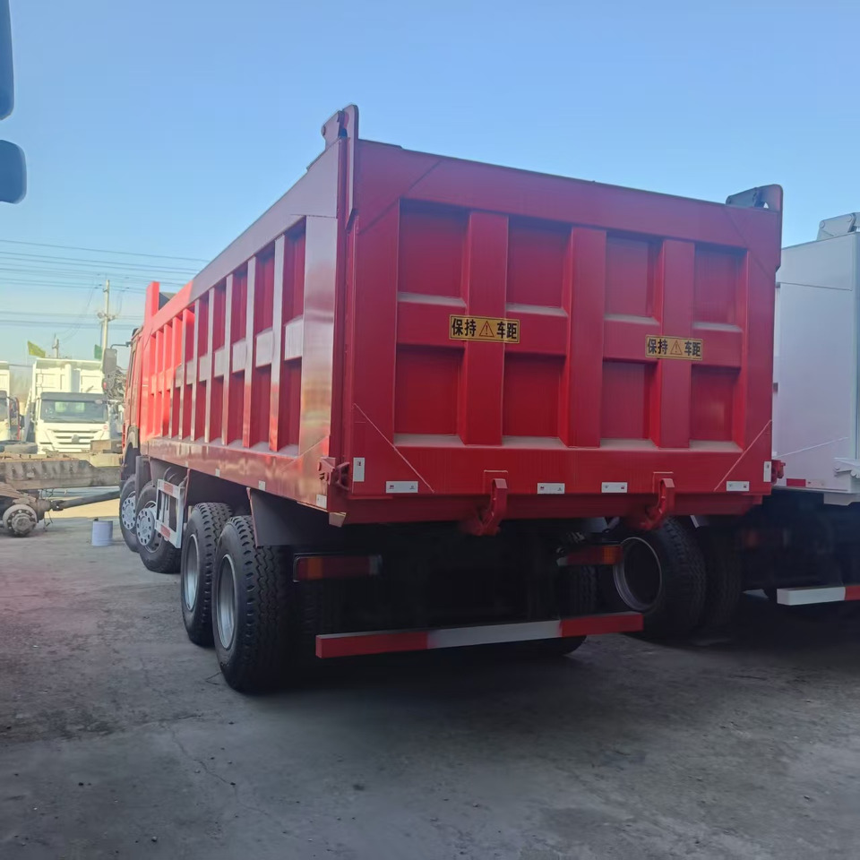 SINOTRUK HOWO 8x4 - Φορτηγό ανατρεπόμενο: φωτογραφία 4 SINOTRUK HOWO 8x4 - Φορτηγό ανατρεπόμενο: φωτογραφία 4