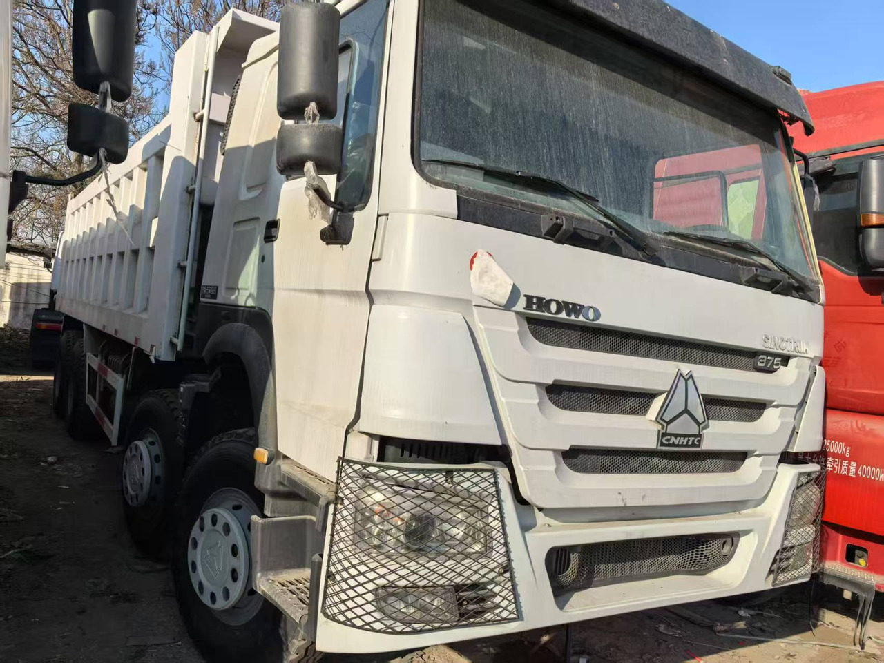 SINOTRUK HOWO 8x4 - Φορτηγό ανατρεπόμενο: φωτογραφία 2 SINOTRUK HOWO 8x4 - Φορτηγό ανατρεπόμενο: φωτογραφία 2
