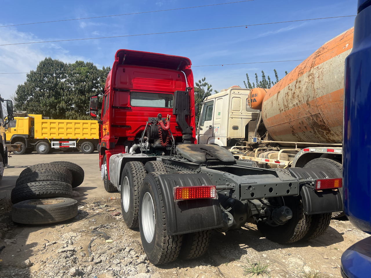 SINOTRUK HOWO trailer head - Τράκτορας: φωτογραφία 4 SINOTRUK HOWO trailer head - Τράκτορας: φωτογραφία 4