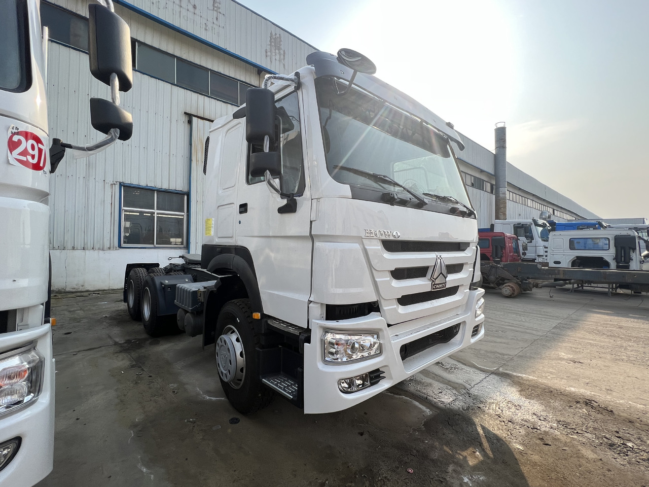 SINOTRUK HOWO tralier head - Τράκτορας: φωτογραφία 1 SINOTRUK HOWO tralier head - Τράκτορας: φωτογραφία 1