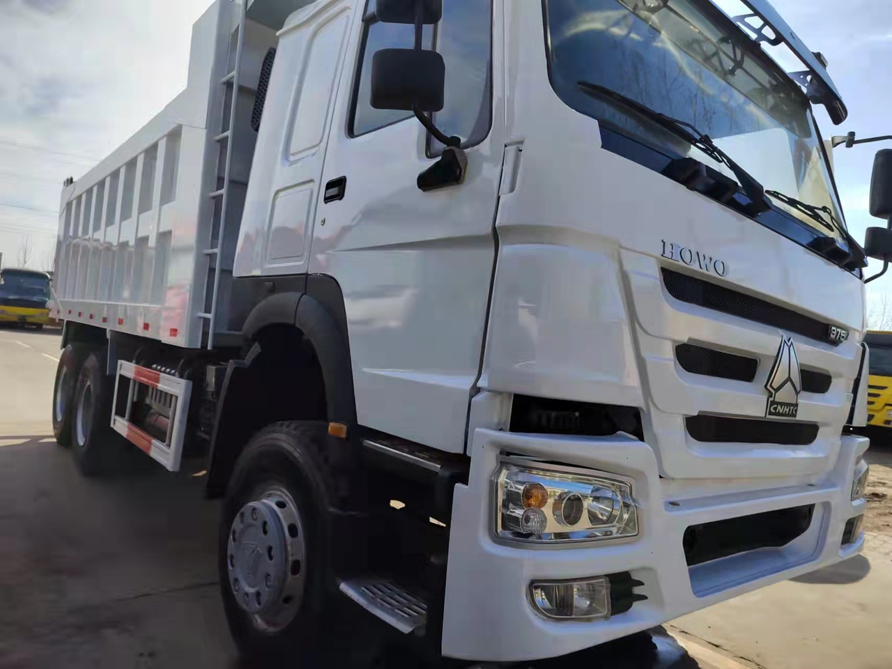 SINOTRUK HOWO - Φορτηγό ανατρεπόμενο: φωτογραφία 3 SINOTRUK HOWO - Φορτηγό ανατρεπόμενο: φωτογραφία 3