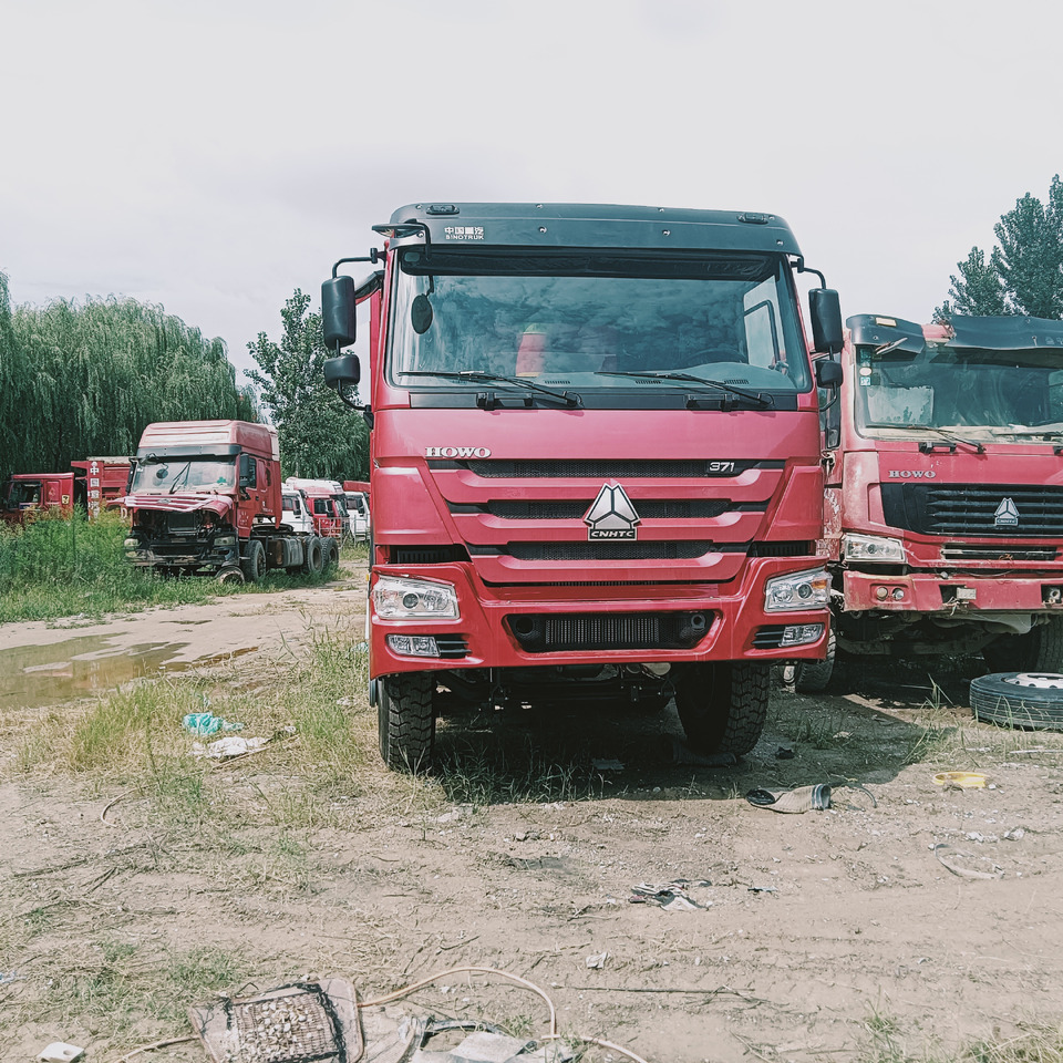 SINOTRUK HOWO - Φορτηγό ανατρεπόμενο: φωτογραφία 2 SINOTRUK HOWO - Φορτηγό ανατρεπόμενο: φωτογραφία 2