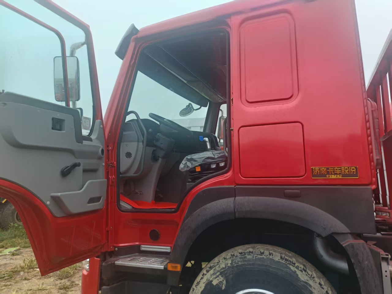 Leasing SINOTRUK HOWO SINOTRUK HOWO: φωτογραφία 7