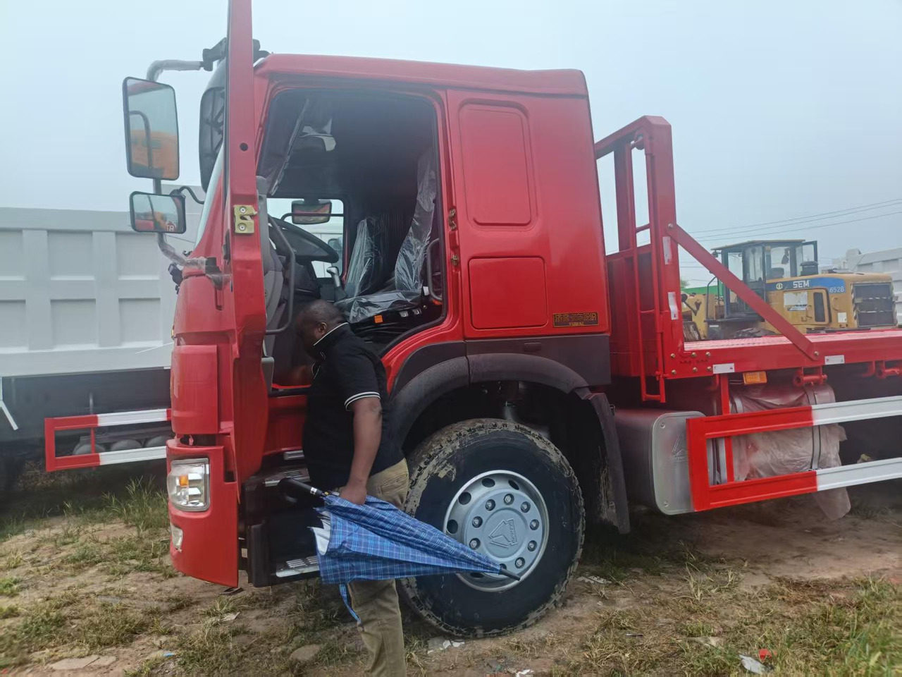 SINOTRUK HOWO - Τράκτορας: φωτογραφία 4 SINOTRUK HOWO - Τράκτορας: φωτογραφία 4