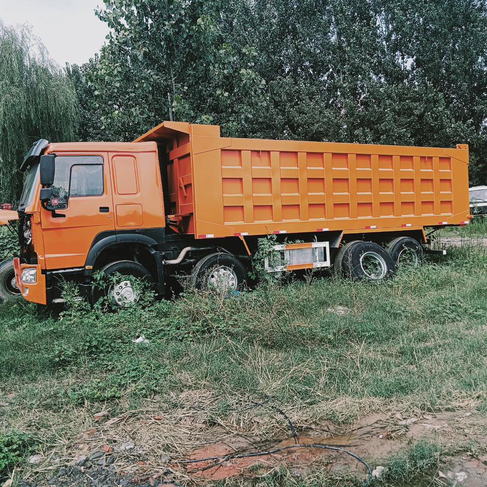 SINOTRUK HOWO - Φορτηγό ανατρεπόμενο: φωτογραφία 4 SINOTRUK HOWO - Φορτηγό ανατρεπόμενο: φωτογραφία 4
