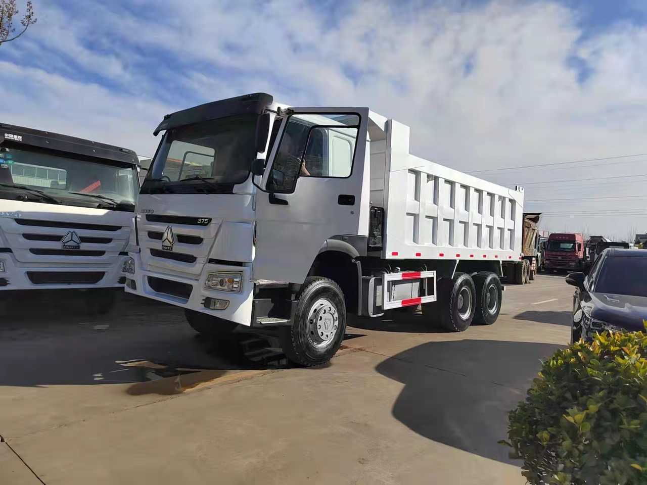 SINOTRUK HOWO - Φορτηγό ανατρεπόμενο: φωτογραφία 2 SINOTRUK HOWO - Φορτηγό ανατρεπόμενο: φωτογραφία 2
