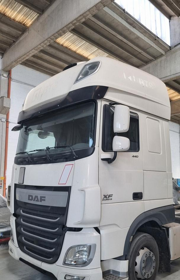 DAF XF 440 Euro 6 - Full Pneumatico - 2015 - Φορτηγό μεταφοράς εμπορευματοκιβωτίων/ Κινητό αμάξωμα: φωτογραφία 3 DAF XF 440 Euro 6 - Full Pneumatico - 2015 - Φορτηγό μεταφοράς εμπορευματοκιβωτίων/ Κινητό αμάξωμα: φωτογραφία 3