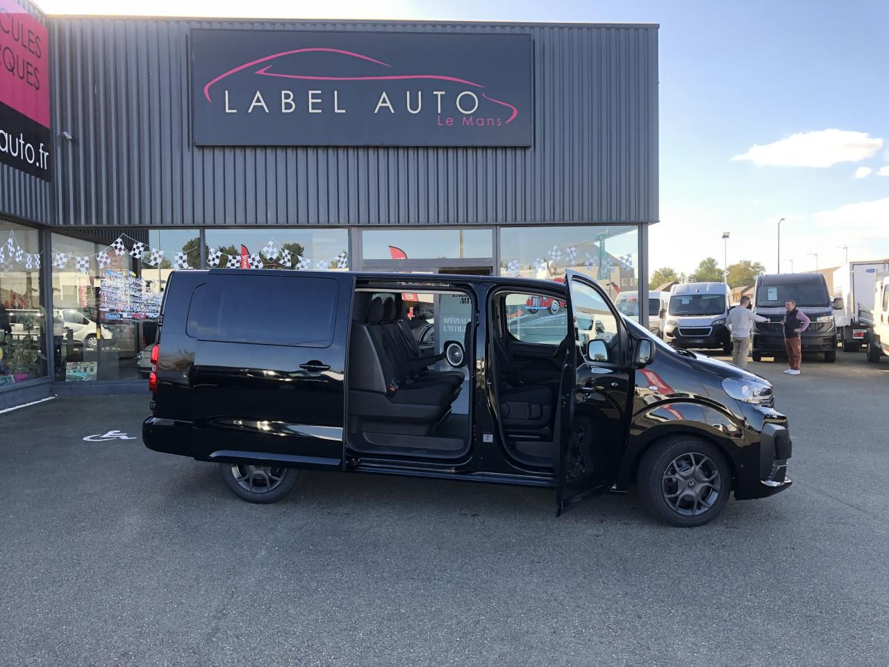 CITROEN Jumpy XL 2.0 BlueHDi - 180 S&S - BV EAT8 III CABINE APPROFONDIE Fixe PHASE 2 6 PLACES - Βαν: φωτογραφία 3 CITROEN Jumpy XL 2.0 BlueHDi - 180 S&S - BV EAT8 III CABINE APPROFONDIE Fixe PHASE 2 6 PLACES - Βαν: φωτογραφία 3