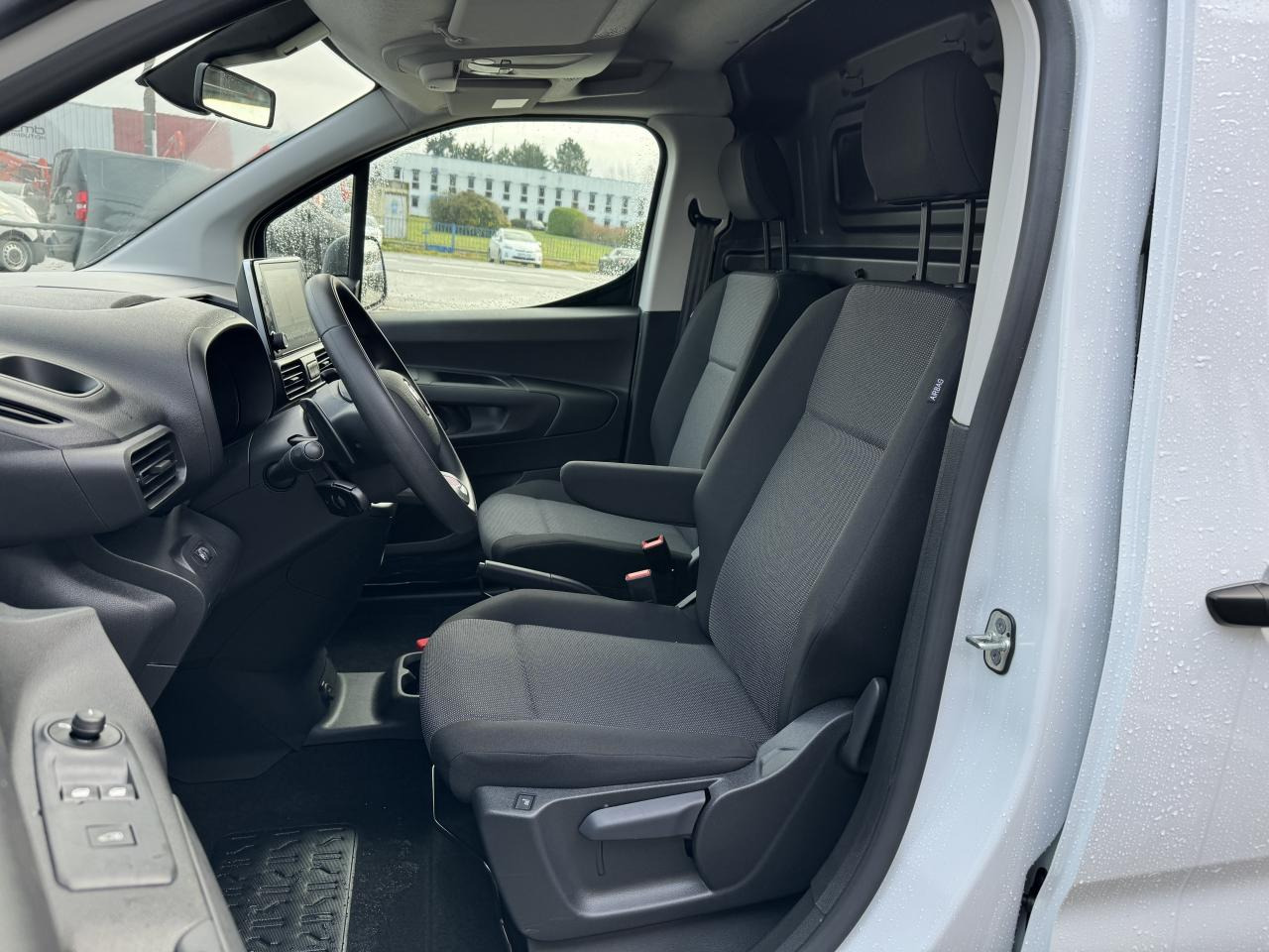 FIAT Doblo XL 950KG 1.5 BlueHDi S&S - 130 - BV EAT8 III FOURGON Fourgon XL PHASE 2 - Βαν: φωτογραφία 4 FIAT Doblo XL 950KG 1.5 BlueHDi S&S - 130 - BV EAT8 III FOURGON Fourgon XL PHASE 2 - Βαν: φωτογραφία 4