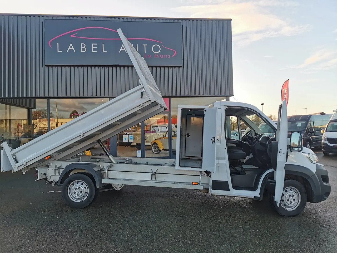 Fiat Ducato 3.5 MAXI L 2.3 MULTIJET 160CH ACIER PACK PRO NAV + COFFRE JPM E6D - Όχημα με ανατρεπομενη καροτσα: φωτογραφία 1 Fiat Ducato 3.5 MAXI L 2.3 MULTIJET 160CH ACIER PACK PRO NAV + COFFRE JPM E6D - Όχημα με ανατρεπομενη καροτσα: φωτογραφία 1