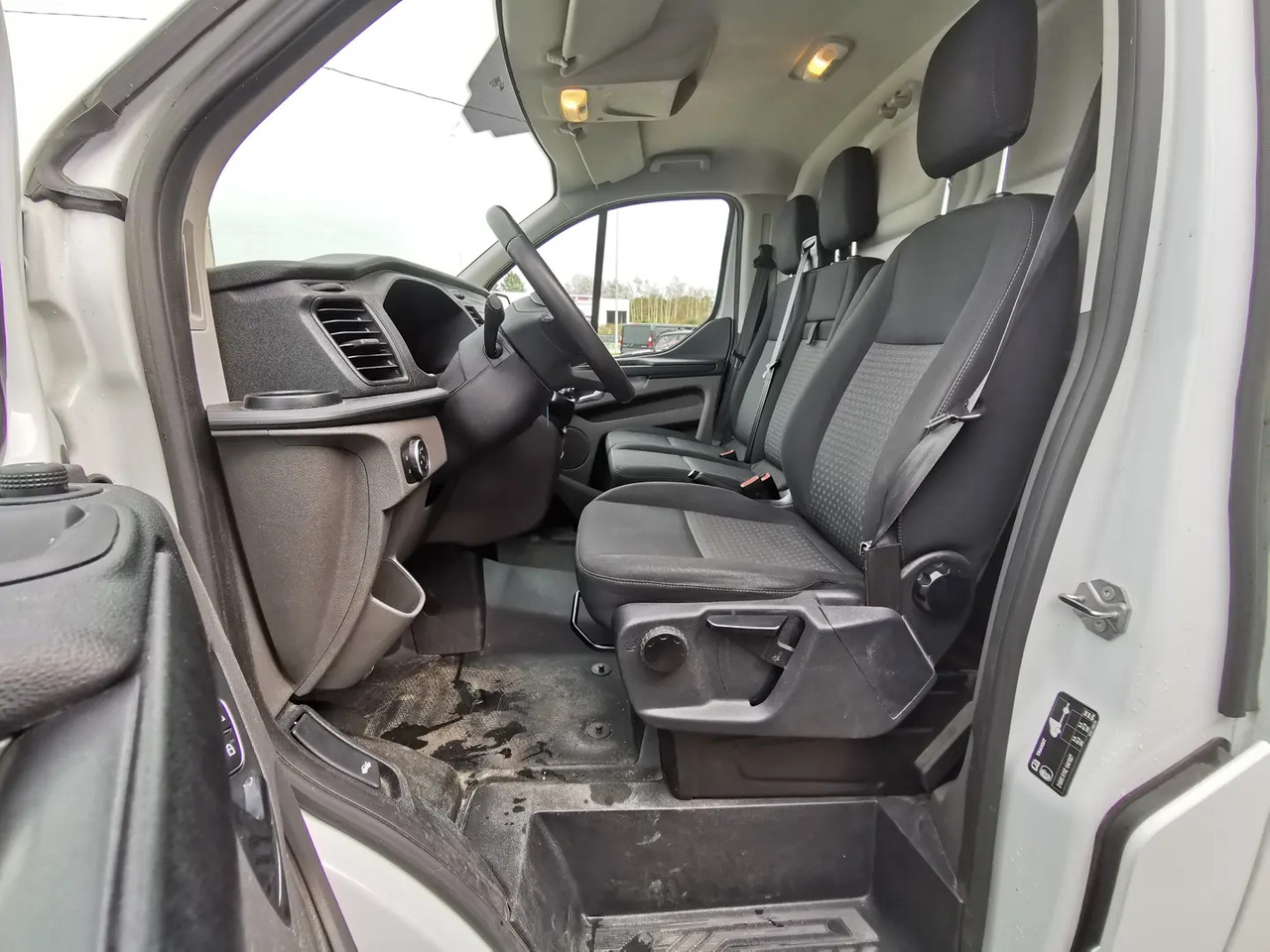 Ford Transit Custom 300 L2H1 2.0 ECOBLUE 130 HYBRID TREND BUSINESS - Βαν: φωτογραφία 5 Ford Transit Custom 300 L2H1 2.0 ECOBLUE 130 HYBRID TREND BUSINESS - Βαν: φωτογραφία 5