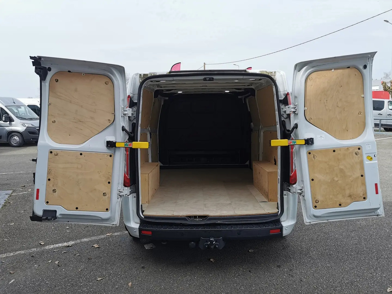 Ford Transit Custom 300 L2H1 2.0 ECOBLUE 130 HYBRID TREND BUSINESS - Βαν: φωτογραφία 4 Ford Transit Custom 300 L2H1 2.0 ECOBLUE 130 HYBRID TREND BUSINESS - Βαν: φωτογραφία 4