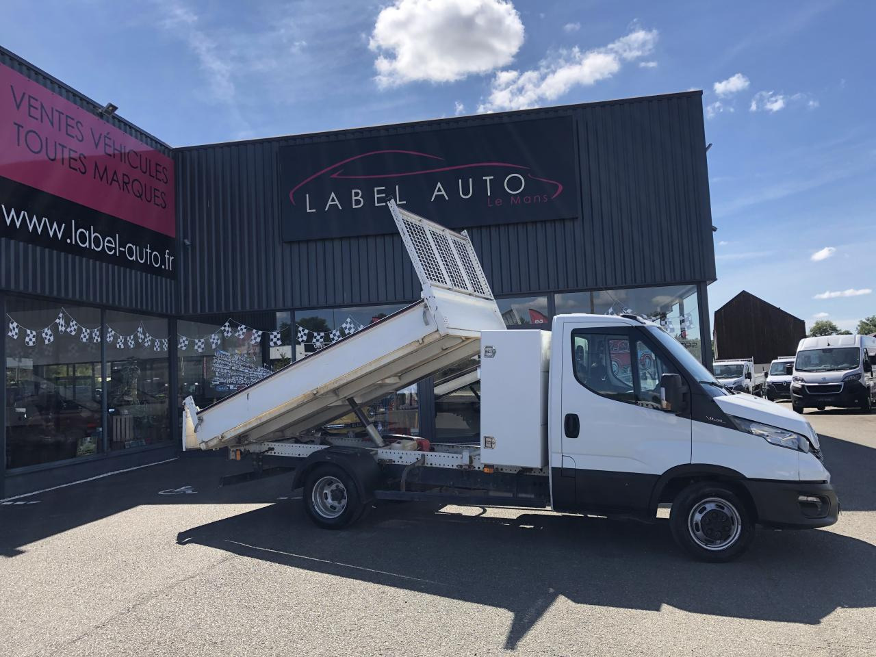 IVECO Daily 35C14 3T5 BENNE + COFFRE RJ 2.3L 140CH - Όχημα με ανατρεπομενη καροτσα: φωτογραφία 1 IVECO Daily 35C14 3T5 BENNE + COFFRE RJ 2.3L 140CH - Όχημα με ανατρεπομενη καροτσα: φωτογραφία 1