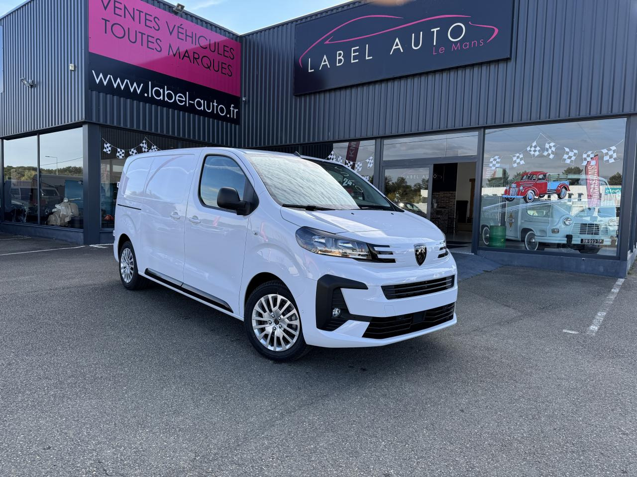 PEUGEOT Expert M 2.0 BlueHDi - 145 S&S - BV EAT8 III FOURGON Fourgon PHASE 2 - Βαν: φωτογραφία 1 PEUGEOT Expert M 2.0 BlueHDi - 145 S&S - BV EAT8 III FOURGON Fourgon PHASE 2 - Βαν: φωτογραφία 1