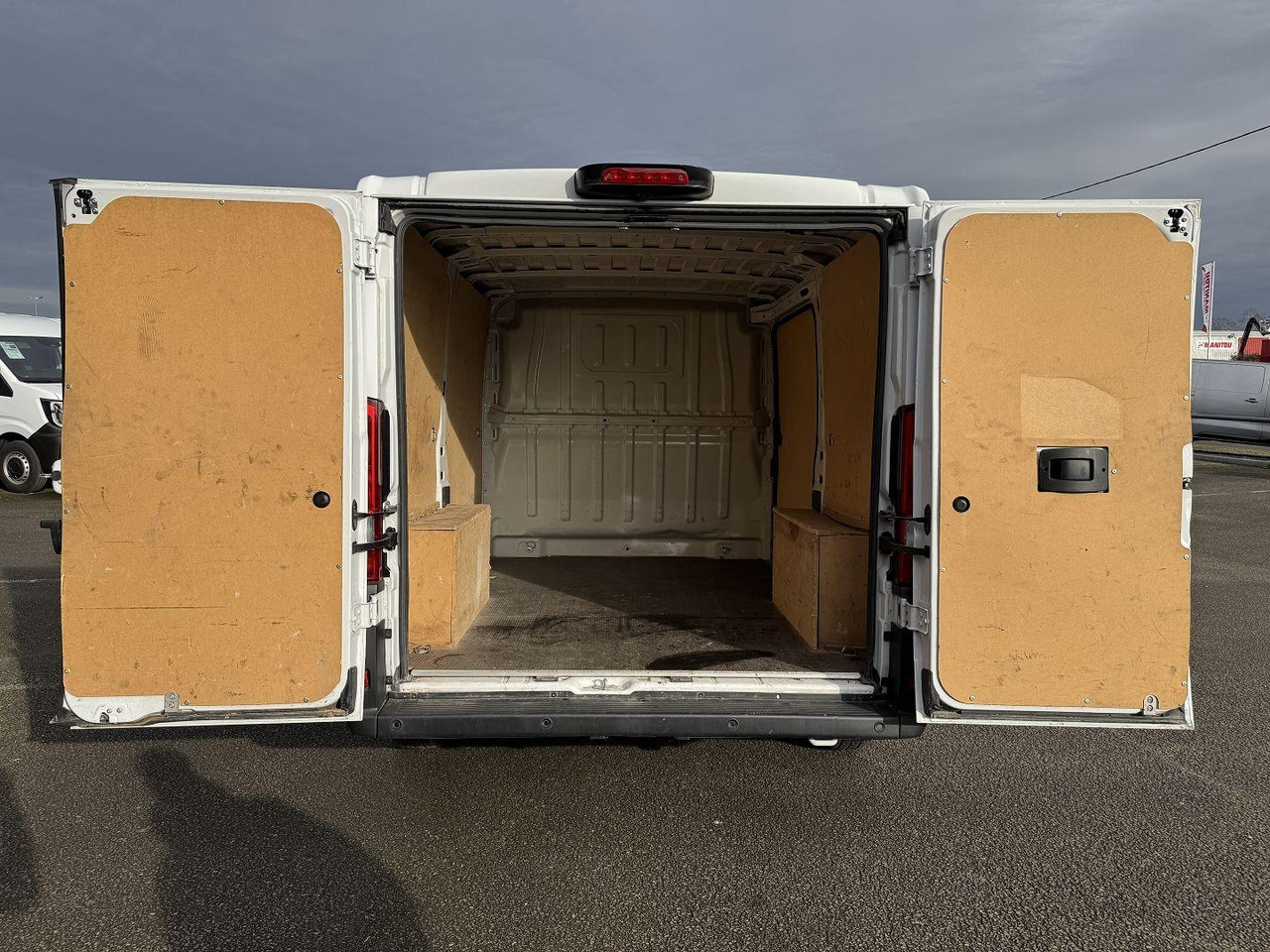 Peugeot Boxer 330 L1H1 2.2 BLUEHDI S&S 140CH ASPHALT - Μικρό βαν: φωτογραφία 2 Peugeot Boxer 330 L1H1 2.2 BLUEHDI S&S 140CH ASPHALT - Μικρό βαν: φωτογραφία 2