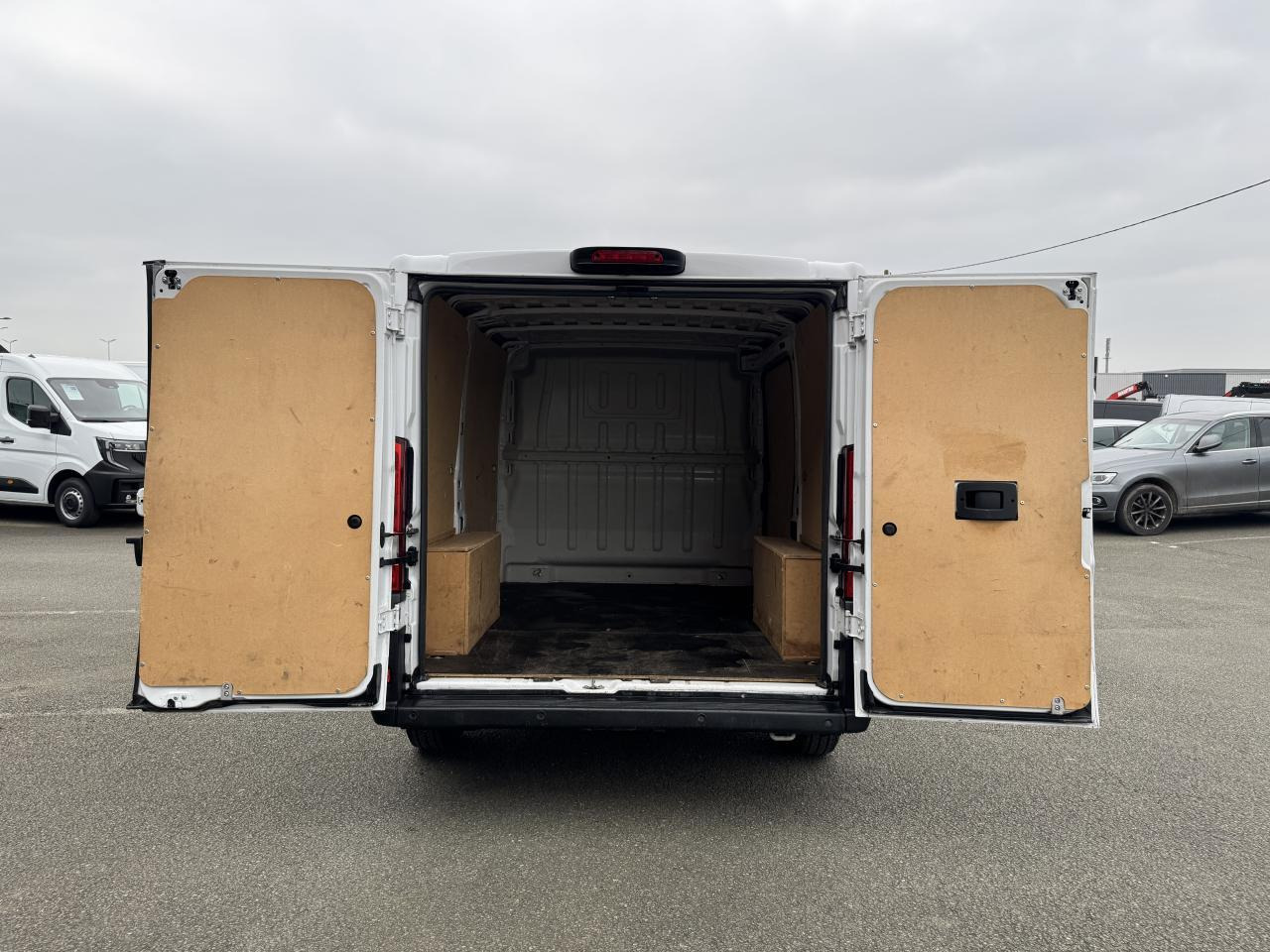 Peugeot Boxer 333 L1H1 2.2 BLUEHDI S&S 140CH ASPHALT - Βαν: φωτογραφία 2 Peugeot Boxer 333 L1H1 2.2 BLUEHDI S&S 140CH ASPHALT - Βαν: φωτογραφία 2