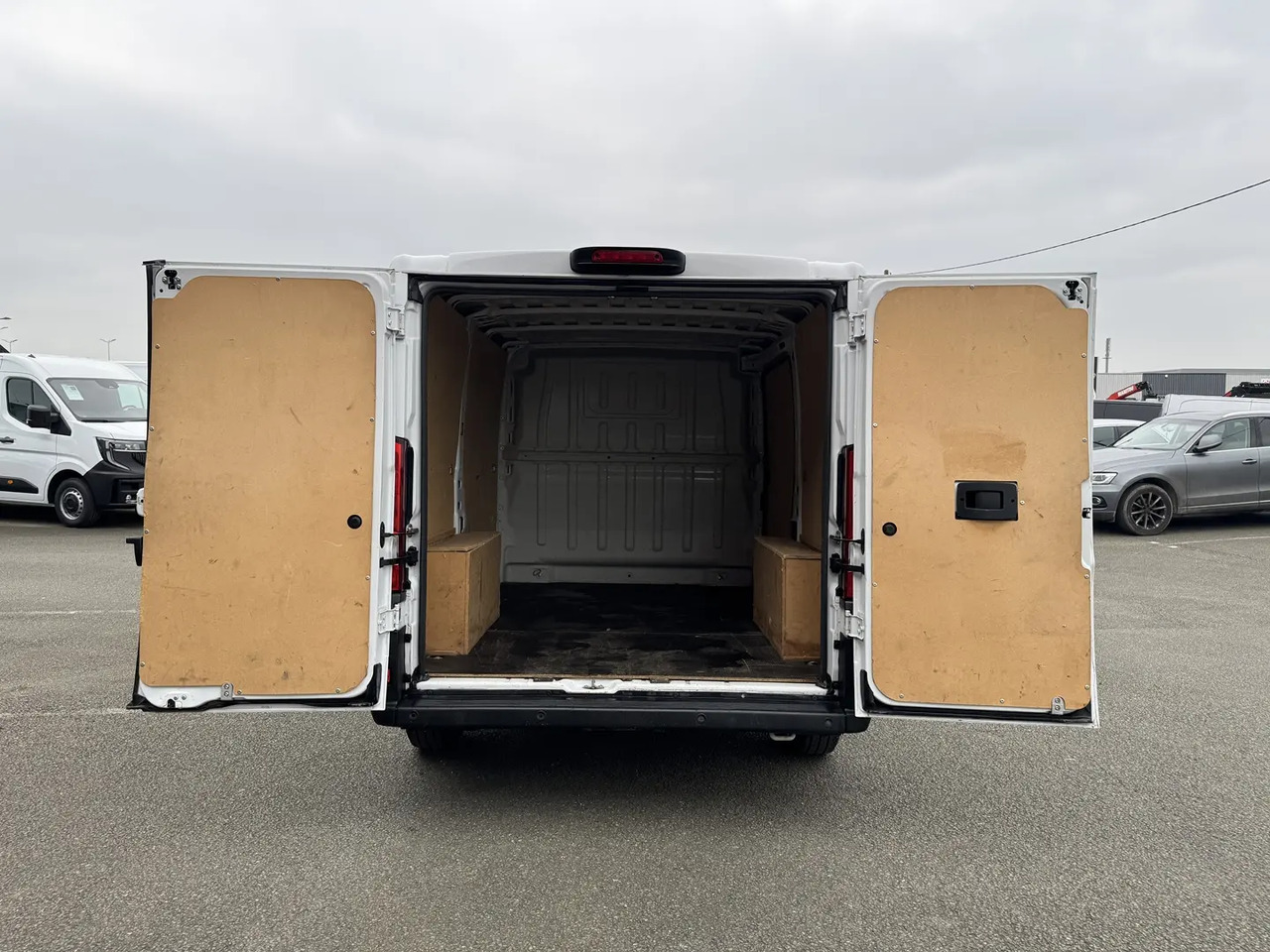 Peugeot Boxer 333 L1H1 2.2 BLUEHDI S&S 140CH ASPHALT - Βαν: φωτογραφία 2 Peugeot Boxer 333 L1H1 2.2 BLUEHDI S&S 140CH ASPHALT - Βαν: φωτογραφία 2