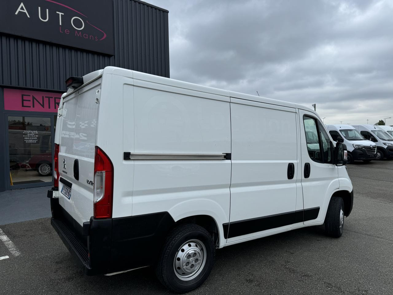 Peugeot Boxer 333 L1H1 2.2 BLUEHDI S&S 140CH ASPHALT - Βαν: φωτογραφία 5 Peugeot Boxer 333 L1H1 2.2 BLUEHDI S&S 140CH ASPHALT - Βαν: φωτογραφία 5