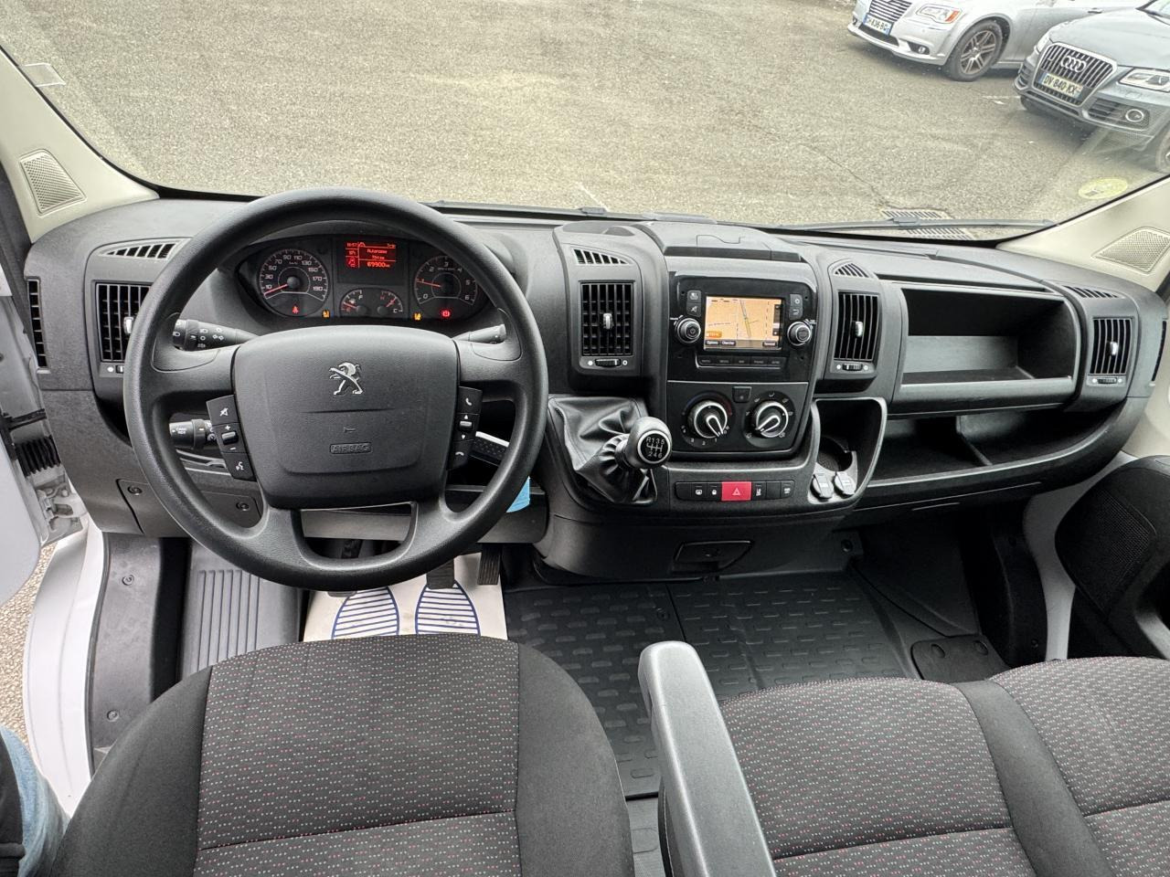 Peugeot Boxer 333 L1H1 2.2 BLUEHDI S&S 140CH ASPHALT - Βαν: φωτογραφία 3 Peugeot Boxer 333 L1H1 2.2 BLUEHDI S&S 140CH ASPHALT - Βαν: φωτογραφία 3