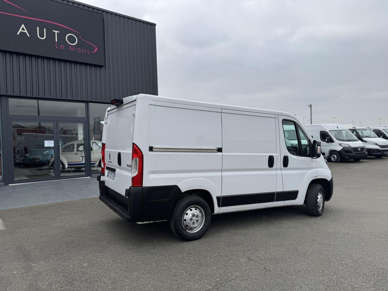 Peugeot Boxer 333 L1H1 2.2 BLUEHDI S&S 140CH ASPHALT - Βαν: φωτογραφία 5 Peugeot Boxer 333 L1H1 2.2 BLUEHDI S&S 140CH ASPHALT - Βαν: φωτογραφία 5