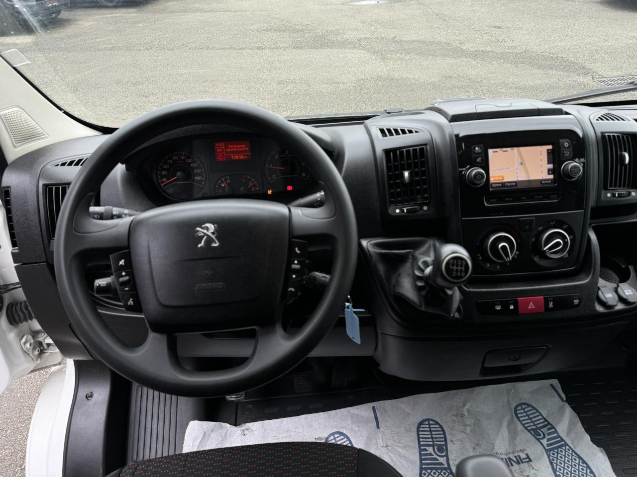 Peugeot Boxer 333 L1H1 2.2 BLUEHDI S&S 140CH ASPHALT - Βαν: φωτογραφία 3 Peugeot Boxer 333 L1H1 2.2 BLUEHDI S&S 140CH ASPHALT - Βαν: φωτογραφία 3