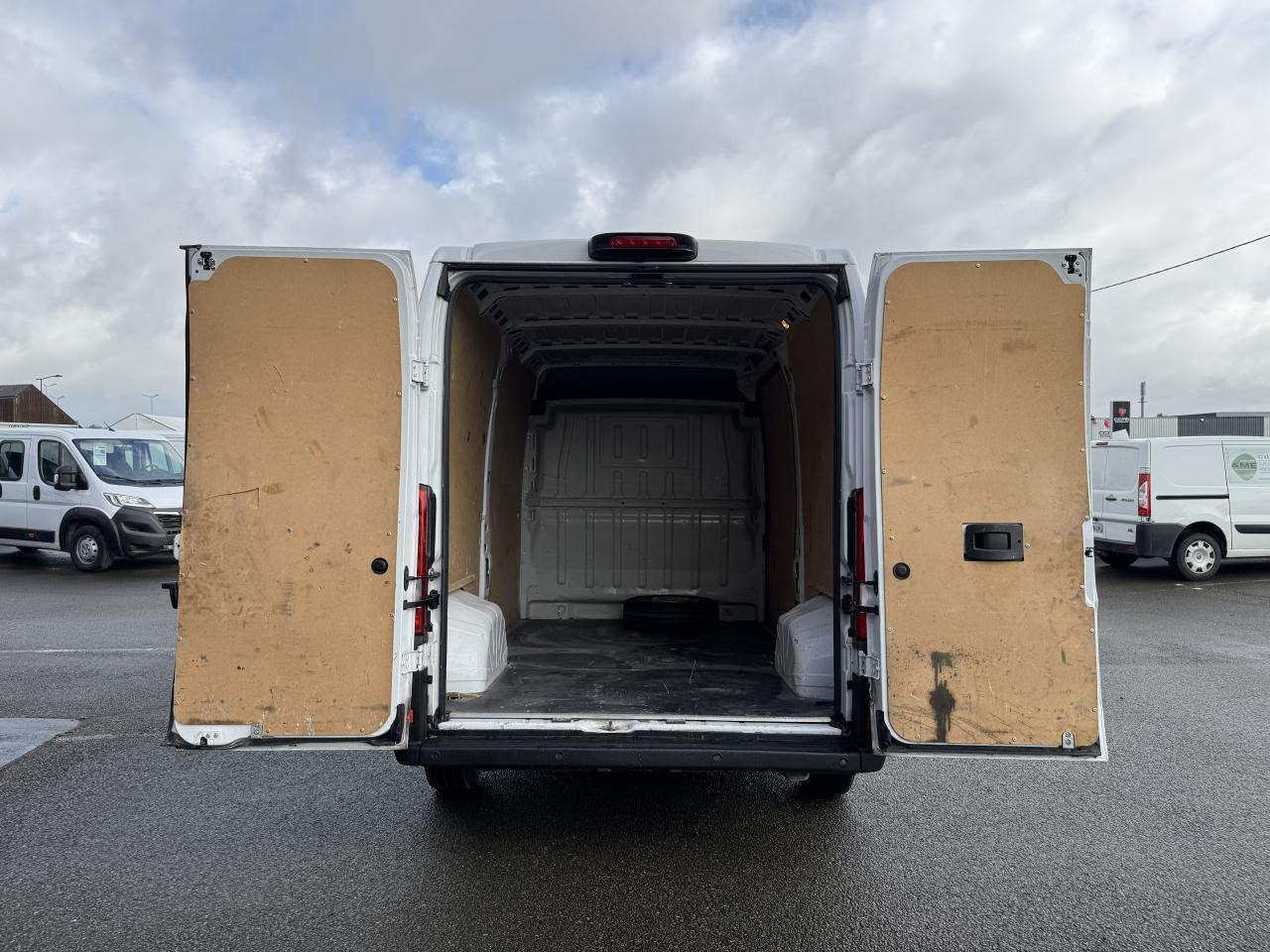 Peugeot Boxer 333 L2H2 2.2 BLUEHDI S&S 140CH ASPHALT - Βαν: φωτογραφία 2 Peugeot Boxer 333 L2H2 2.2 BLUEHDI S&S 140CH ASPHALT - Βαν: φωτογραφία 2