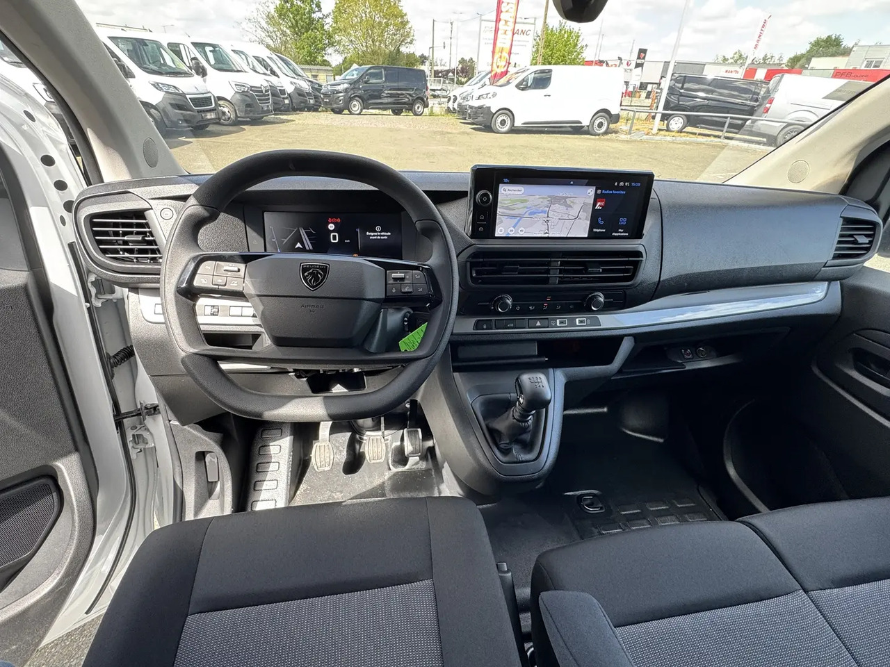 Peugeot Expert M 2.0 BLUEHDI 145CH PACK PREMIUM CONNECT - Βαν: φωτογραφία 4 Peugeot Expert M 2.0 BLUEHDI 145CH PACK PREMIUM CONNECT - Βαν: φωτογραφία 4