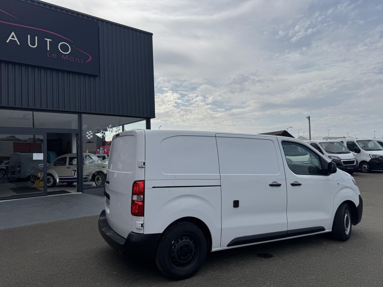 Peugeot Expert STANDARD 2.0 BLUEHDI 180CH S&S ASPHALT EAT8 - Βαν: φωτογραφία 5 Peugeot Expert STANDARD 2.0 BLUEHDI 180CH S&S ASPHALT EAT8 - Βαν: φωτογραφία 5