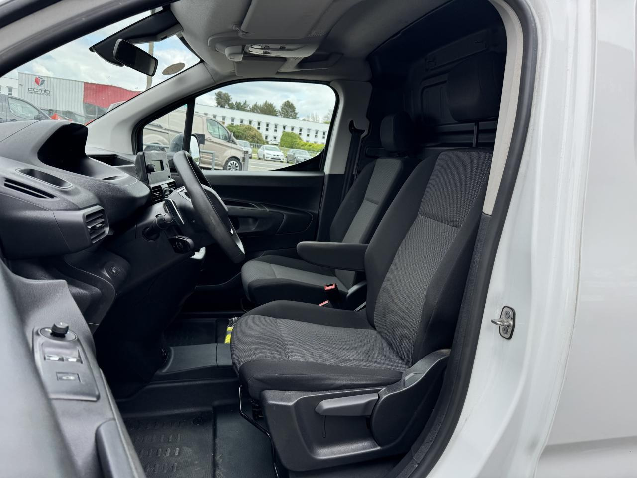 Peugeot Partner PEUGEOT M 650 KG 1.5 HDI 130 CH EAT-8 2 PL PREMIUM - Μικρό βαν: φωτογραφία 4 Peugeot Partner PEUGEOT M 650 KG 1.5 HDI 130 CH EAT-8 2 PL PREMIUM - Μικρό βαν: φωτογραφία 4
