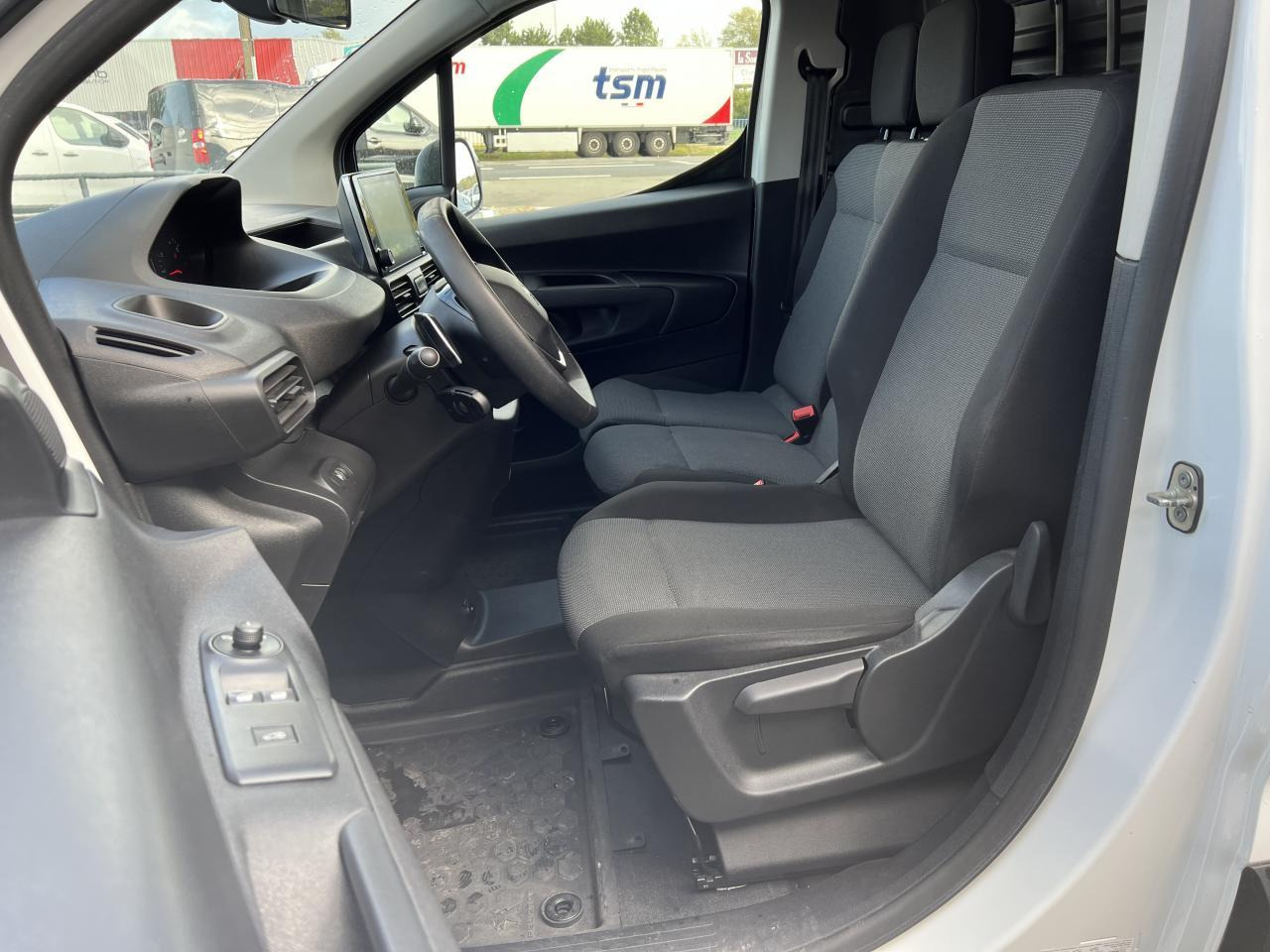 Peugeot Partner STANDARD 650KG BLUEHDI 130CH S&S ASPHALT EAT8 - Μικρό βαν: φωτογραφία 5 Peugeot Partner STANDARD 650KG BLUEHDI 130CH S&S ASPHALT EAT8 - Μικρό βαν: φωτογραφία 5