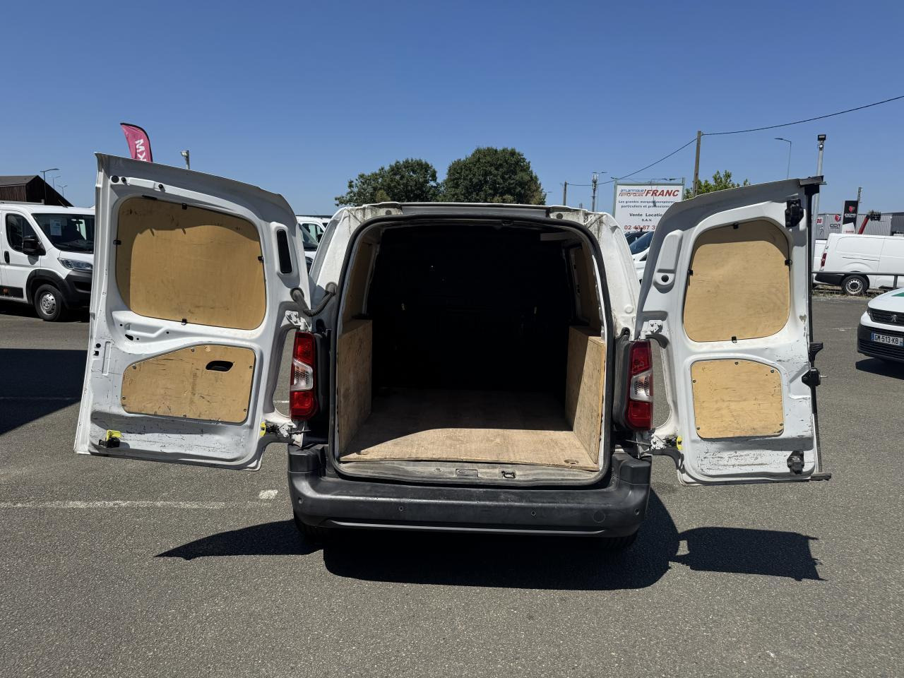 Peugeot Partner STANDARD 650KG BLUEHDI 130CH S&S ASPHALT EAT8 - Μικρό βαν: φωτογραφία 2 Peugeot Partner STANDARD 650KG BLUEHDI 130CH S&S ASPHALT EAT8 - Μικρό βαν: φωτογραφία 2