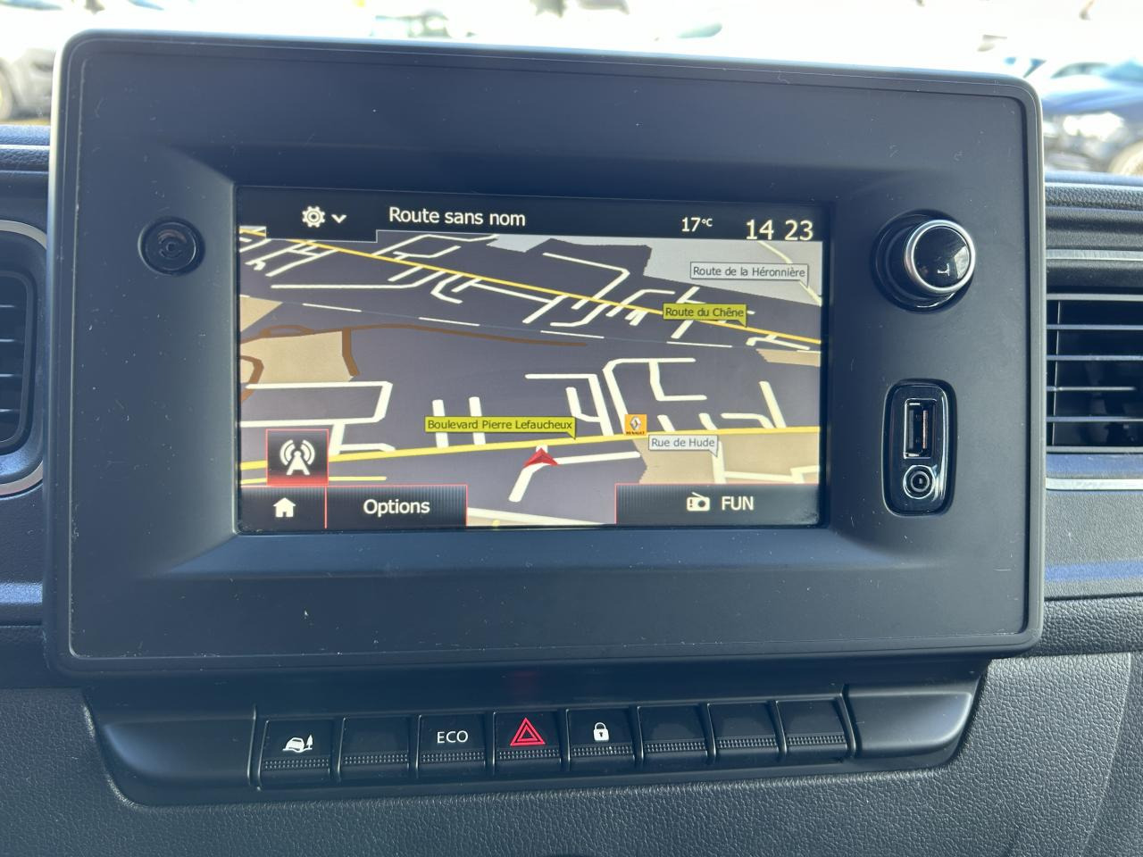 Βαν RENAULT Master Confort F3500 L3H2 2.3 dCi - 135  III CABINE APPROFONDIE Cabine approfondie L3H2 Traction PHA: φωτογραφία 10